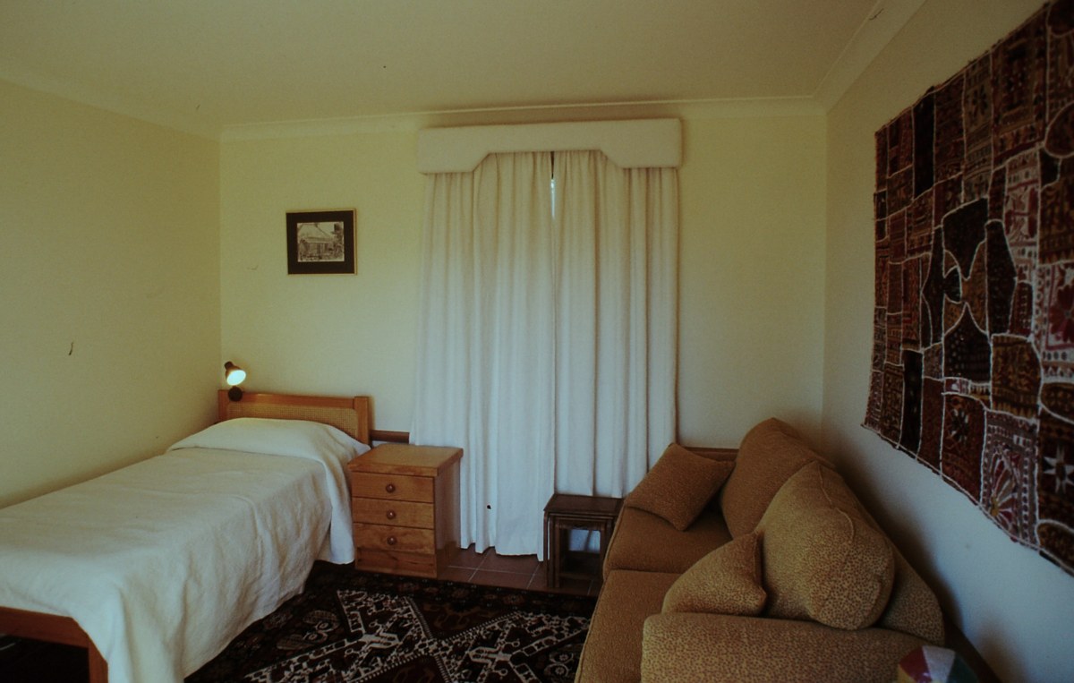 Downstairs bedroom, view S