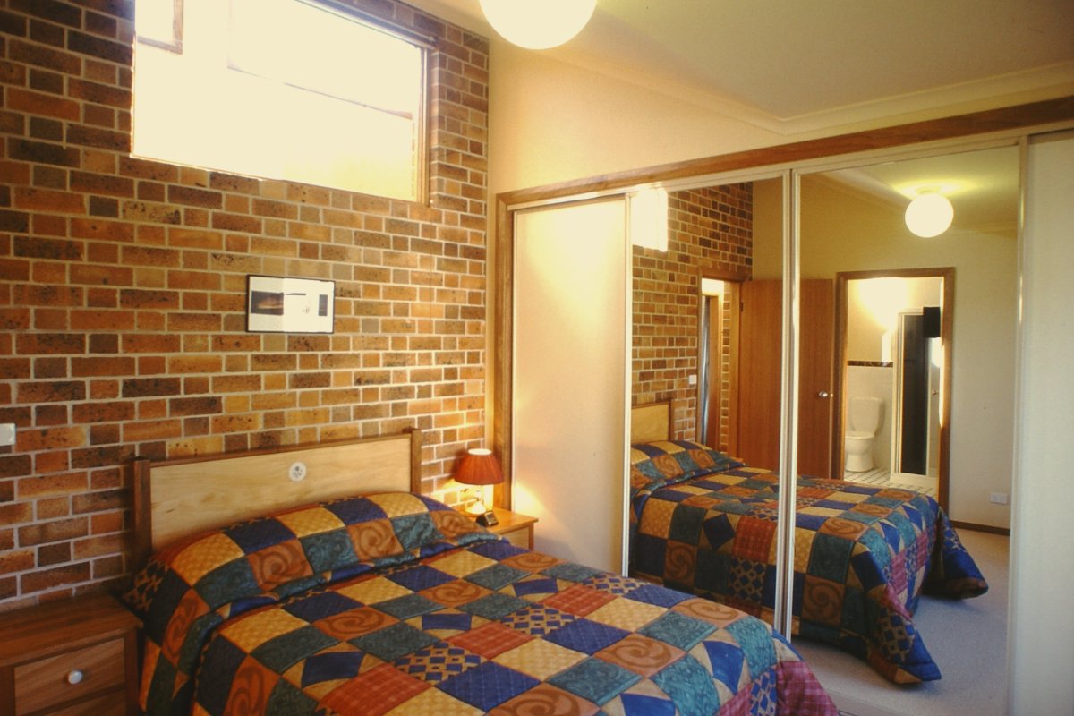 Master bedroom, view NE